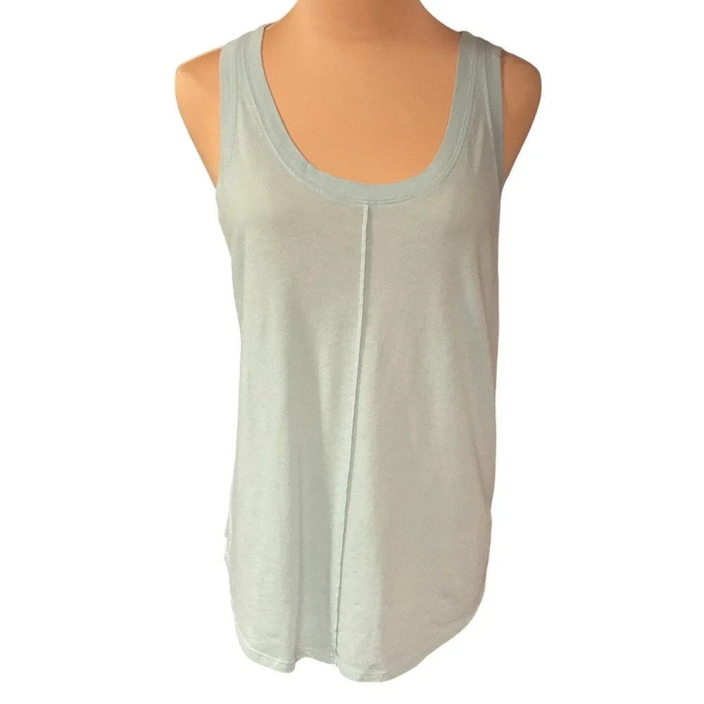 ALO Yoga Women's Sleeveless Scoop Neck Activewear Yoga Pullover Tank Top Size M